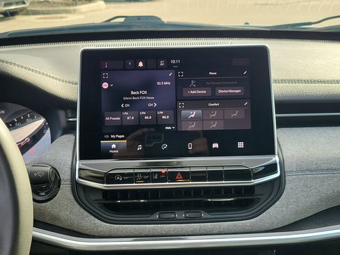 Used 2024 Jeep Compass Latitude image 19