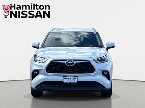 Used 2023 Toyota Highlander XLE image 6