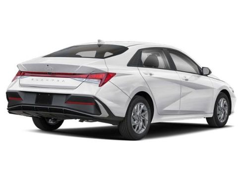 New 2026 Hyundai Elantra SEL Sport Premium FWD image 3