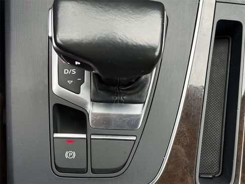 Used 2018 Audi Q5 2.0T Premium Plus w/ Premium Plus Package image 24