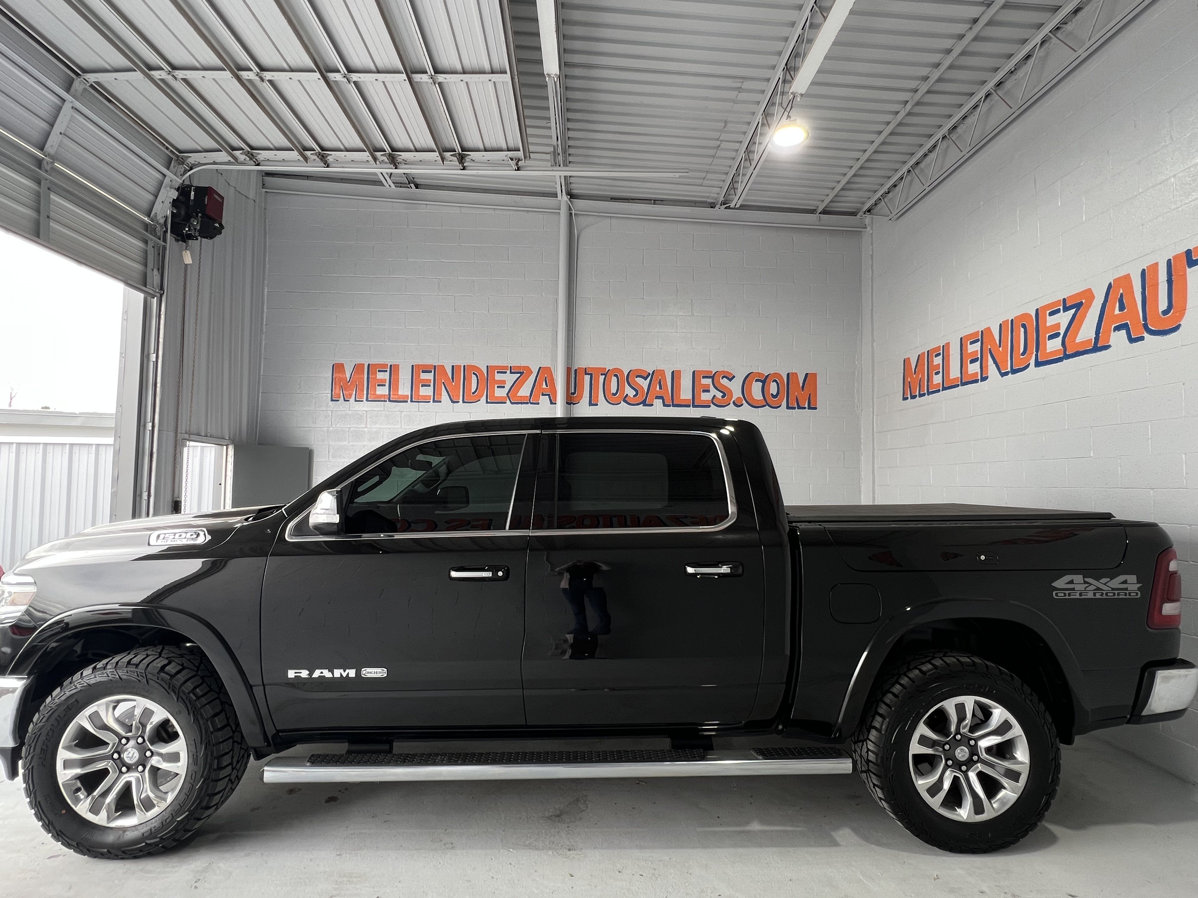 Used 2022 RAM 1500 Limited w/ Off Road Group AWD/4WD image 2
