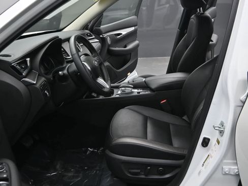 Used 2023 INFINITI QX50 Luxe AWD/4WD image 13