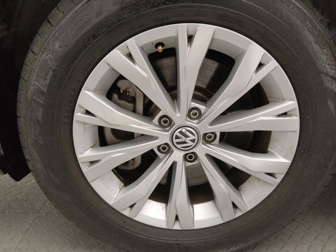 Used 2019 Volkswagen Tiguan SEL R-Line image 31