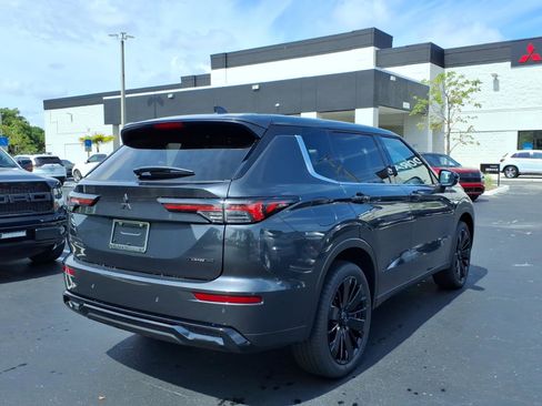 New 2026 Mitsubishi Outlander LE FWD image 9