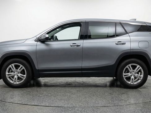 Used 2024 GMC Terrain SLE image 5