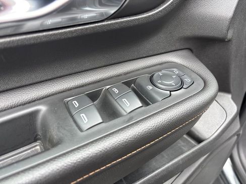 Used 2019 GMC Terrain SLE FWD image 15