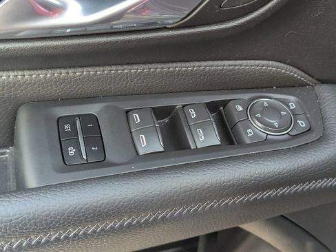 Used 2024 GMC Yukon XL Denali w/ Advanced Technology Package image 25