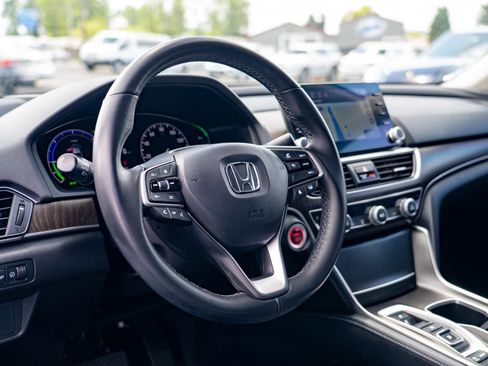 Used 2022 Honda Accord Touring image 13