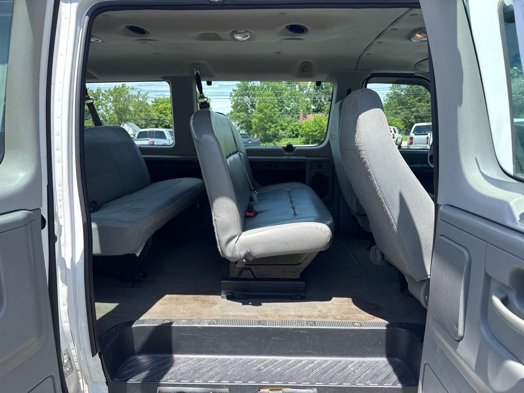 Used 2007 Ford E-350 and Econoline 350 XL RWD image 11