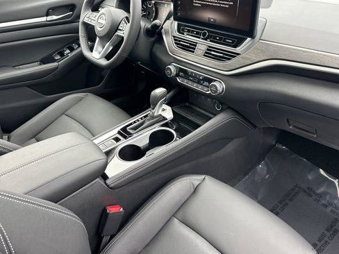 New 2025 Nissan Altima 2.5 SL image 18