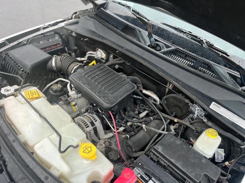 Used 2007 Dodge Nitro SXT image 24