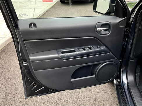 Used 2014 Jeep Patriot Sport w/ Power Value Group FWD image 20