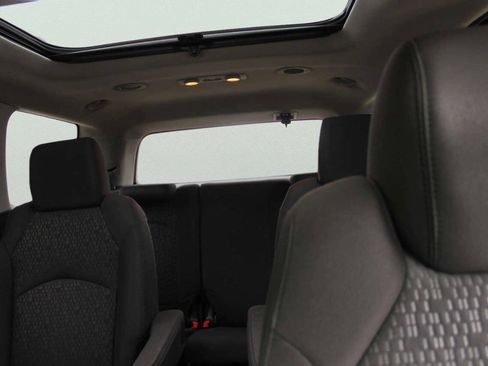 Used 2011 GMC Acadia SLE image 11