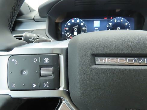 New 2026 Land Rover Discovery Limited Edition image 11