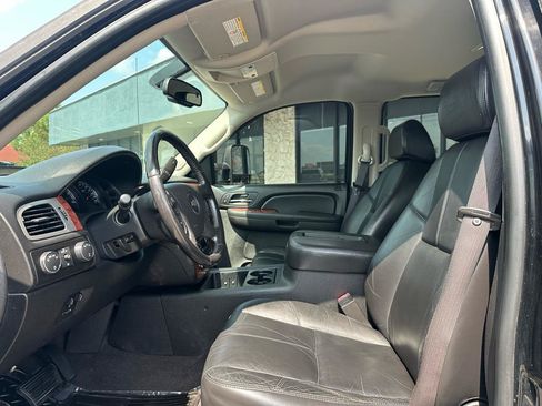 Used 2008 Chevrolet Silverado 2500 LTZ w/ Safety Package AWD/4WD image 2