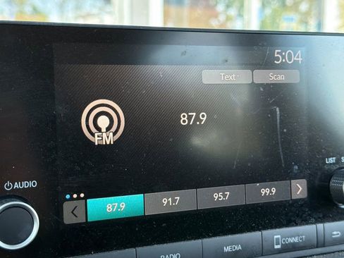 Used 2024 Honda CR-V EX image 17