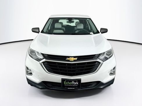 Used 2019 Chevrolet Equinox LS FWD image 2