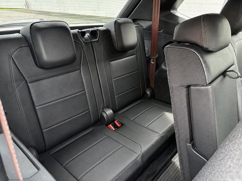Used 2020 Volkswagen Tiguan SE R-Line FWD image 15