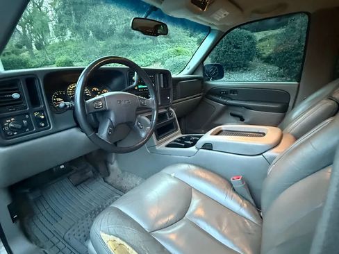 Used 2003 GMC Yukon SLT w/ 1SD Preferred Equipment Group RWD image 13