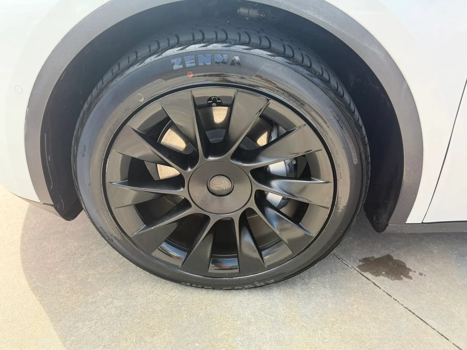 Used 2021 Tesla Model Y Long Range AWD/4WD image 14