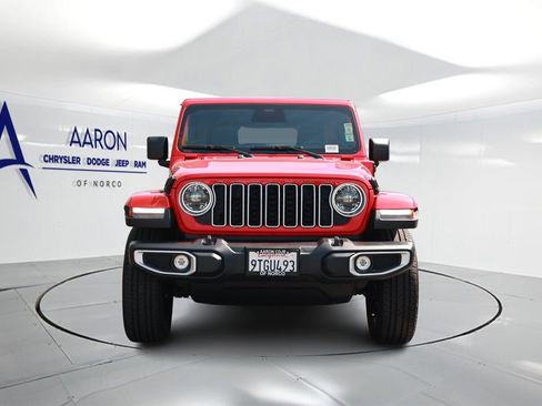 Used 2025 Jeep Wrangler Unlimited Sahara image 4