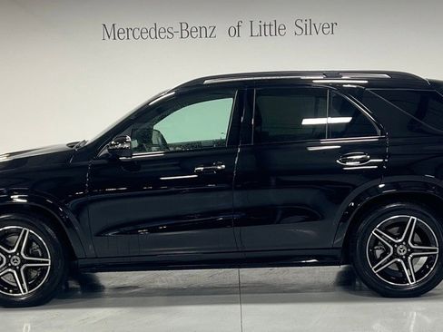 Used 2025 Mercedes-Benz GLE 450 4MATIC image 2