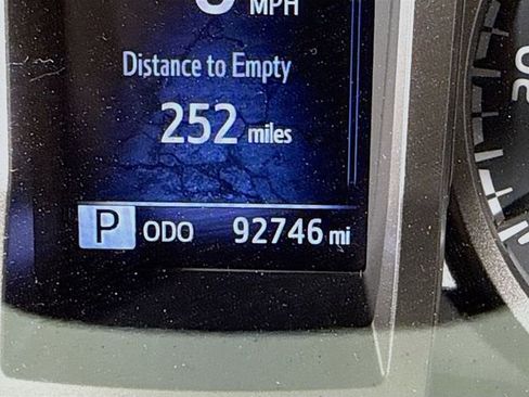 Used 2020 Toyota Tacoma SR5 image 33