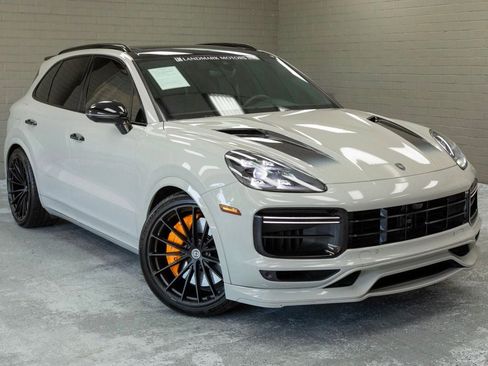 Used 2021 Porsche Cayenne Turbo image 10