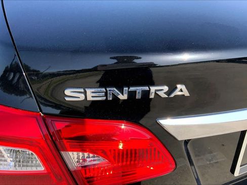 Used 2017 Nissan Sentra S FWD image 10