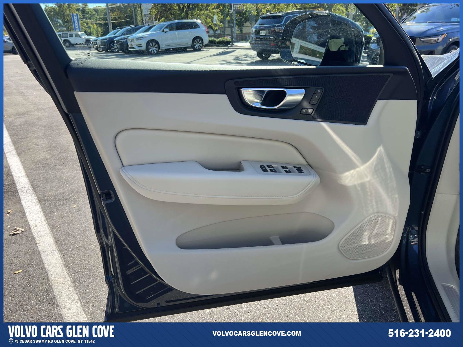 Certified 2024 Volvo XC60 B5 Plus AWD/4WD image 15