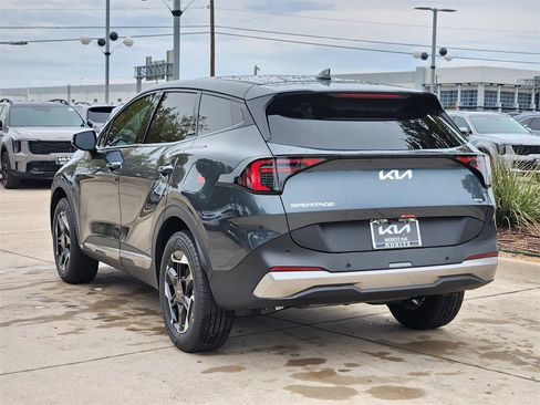 New 2026 Kia Sportage S image 3