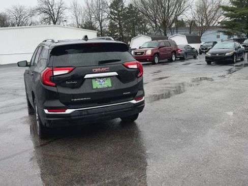 Certified 2024 GMC Terrain SLT image 8