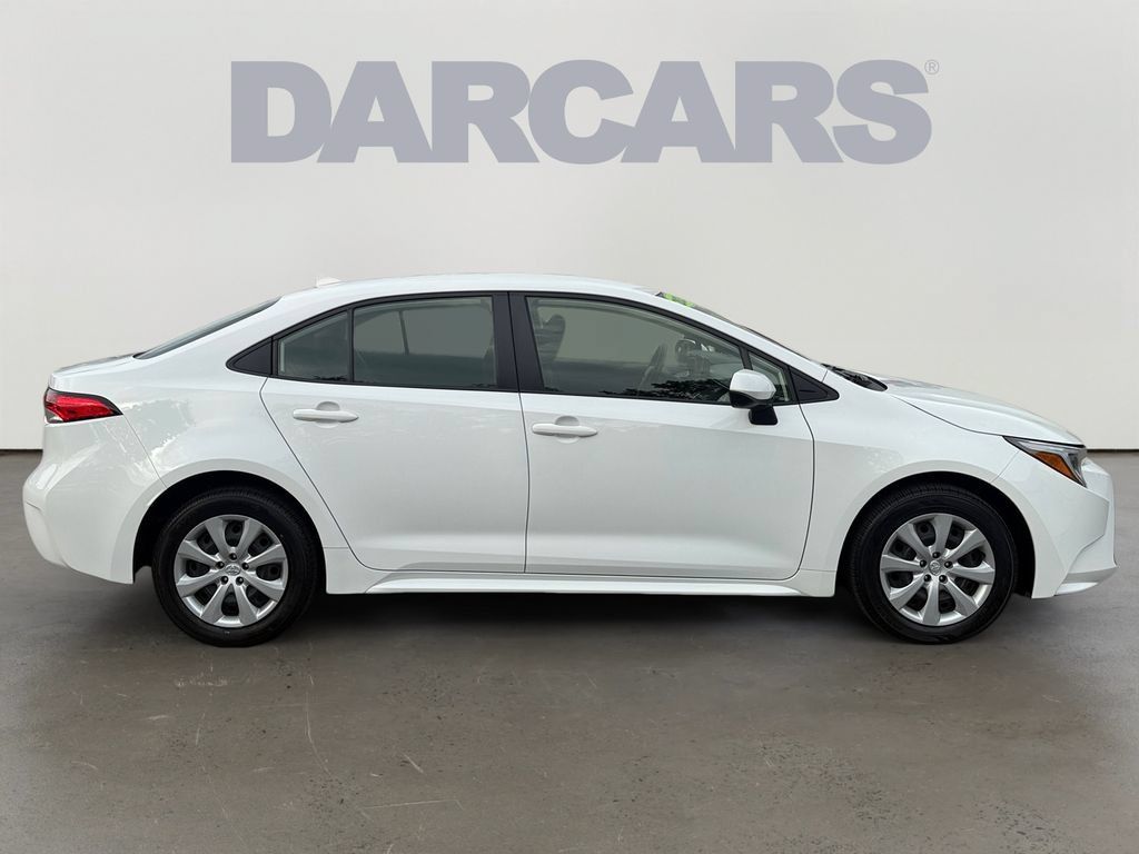 Used 2025 Toyota Corolla LE FWD image 8