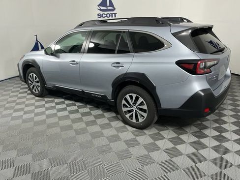 Used 2024 Subaru Outback Premium AWD/4WD image 3