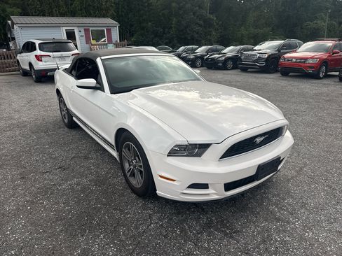 Used 2013 Ford Mustang Premium RWD image 3