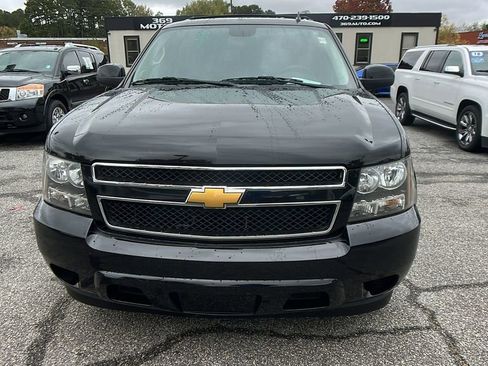 Used 2014 Chevrolet Suburban LS image 2