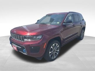 New 2024 Jeep Grand Cherokee Overland w/ Advanced Protech Group III AWD/4WD video 2
