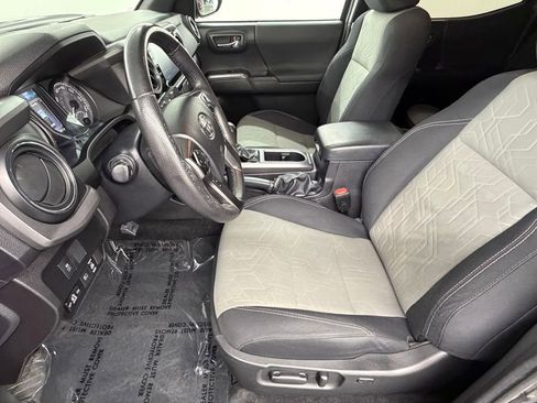 Used 2022 Toyota Tacoma TRD Off-Road w/ Technology Package RWD image 22