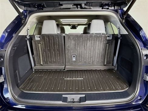Used 2023 Toyota Highlander L image 26