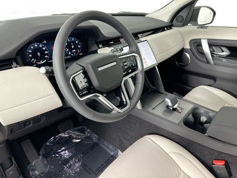 Used 2025 Land Rover Discovery Sport S image 10