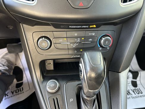 Used 2015 Ford Focus SE w/ Equipment Group 201A FWD image 18