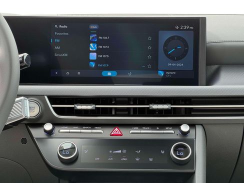 Certified 2025 Hyundai Sonata SEL AWD/4WD image 19