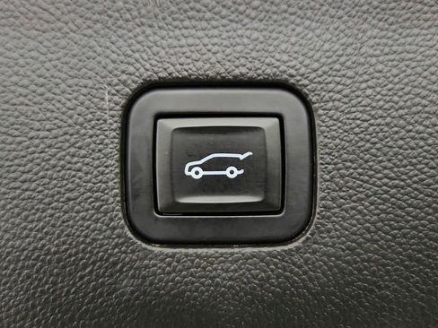 Used 2020 Buick Enclave Essence w/ Sport Touring Edition image 37