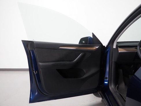 Used 2023 Tesla Model Y Long Range AWD/4WD image 55