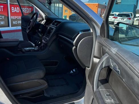 Used 2016 GMC Acadia SLE image 13