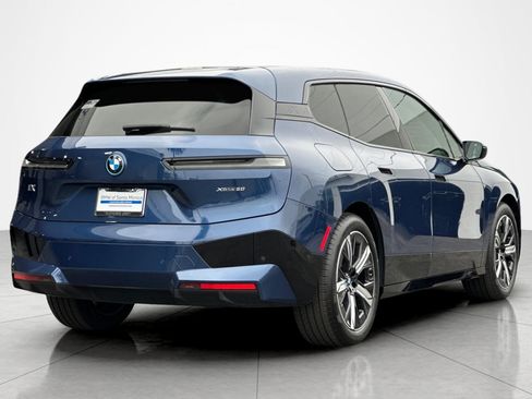 Used 2023 BMW iX xDrive50 w/ Premium Package AWD/4WD image 5