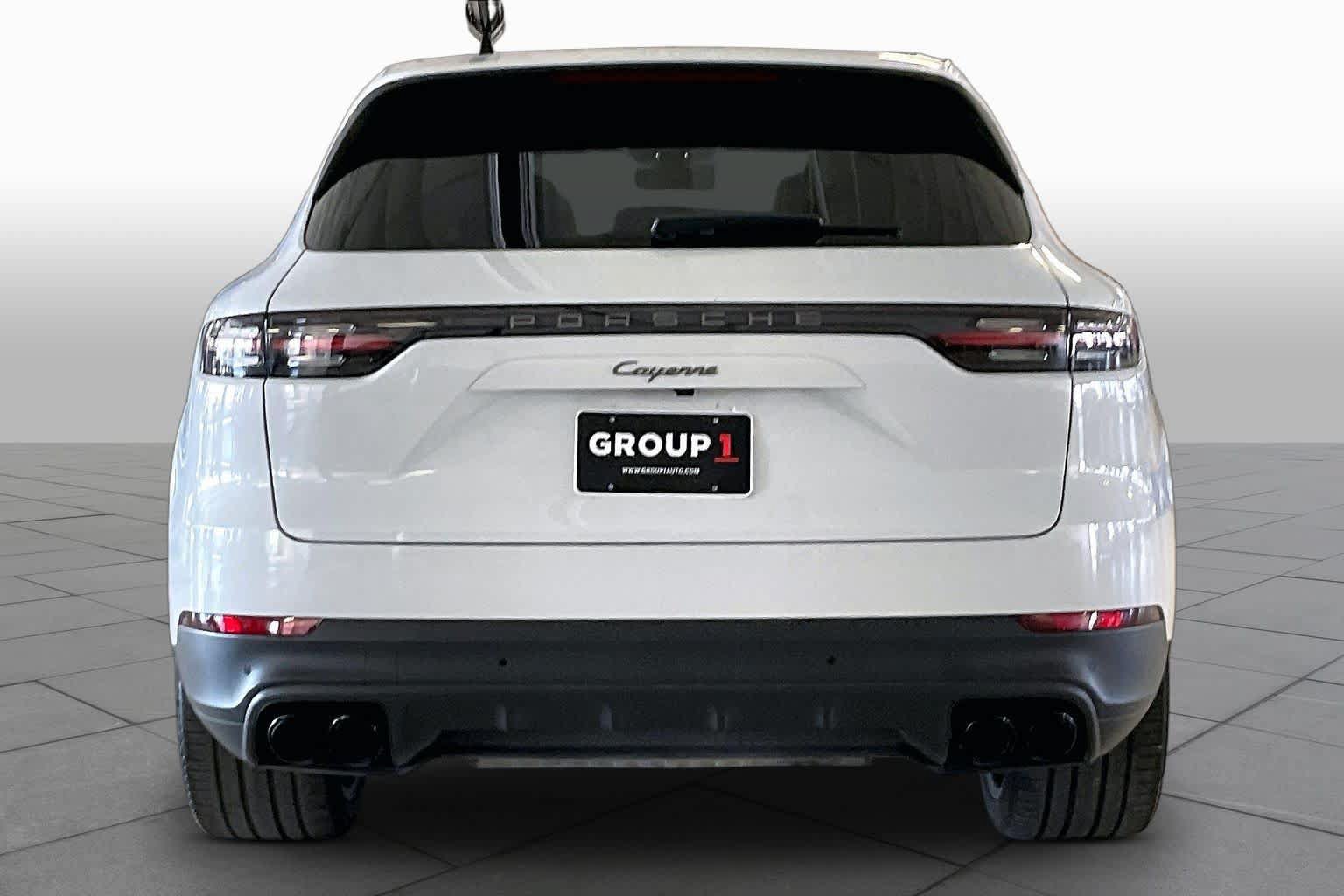 Used 2022 Porsche Cayenne Platinum Edition AWD/4WD image 4