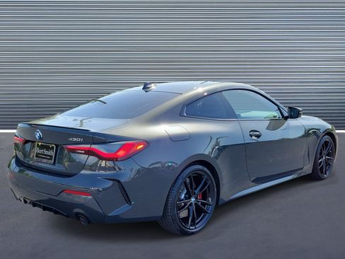Used 2023 BMW 430i Coupe w/ M Sport Package RWD image 3