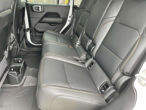 New 2025 Jeep Gladiator Sport w/ Premium Package image 29