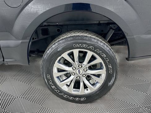 Used 2017 Ford F150 XLT w/ Equipment Group 302A Luxury AWD/4WD image 21
